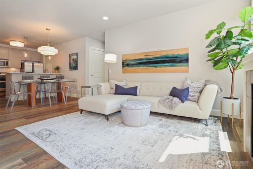 apt-217-61 Pine St, Edmonds, WA, 98020-7242 | Card Image
