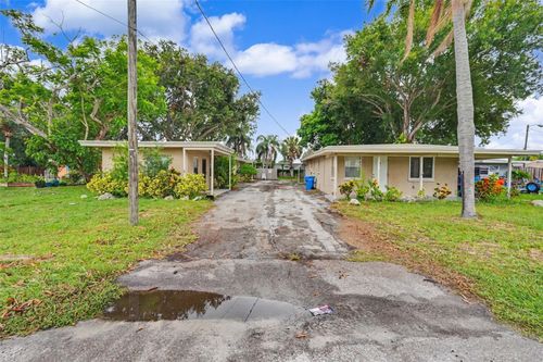10598 106th Ave, LARGO, FL, 33773-3930 | Card Image