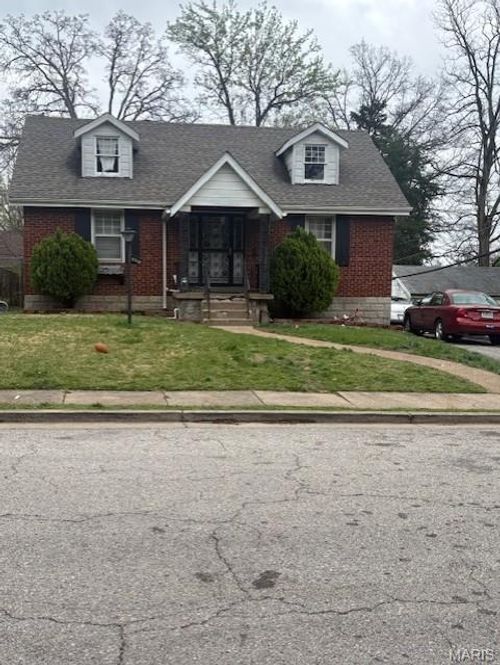3718 Lawler Dr, Saint Louis, MO, 63121-3418 | Card Image