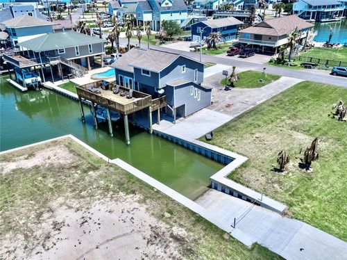 303 Tahiti Rd, Tiki Island, TX, 77554-9186 | Card Image