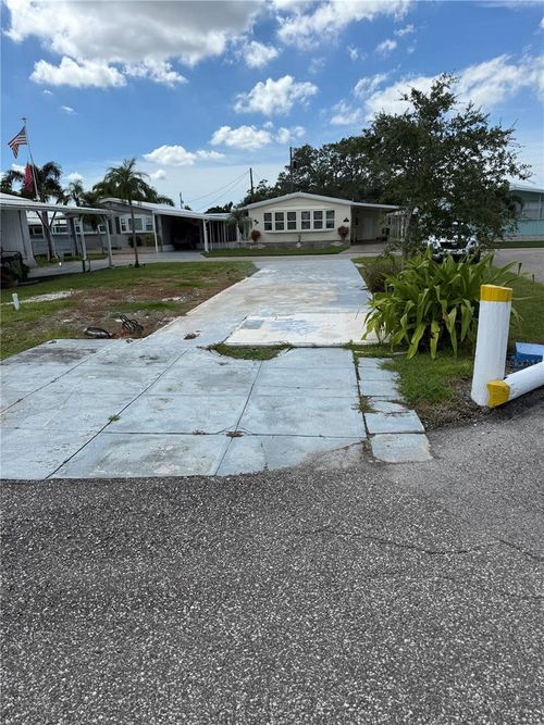 208 Tankey Dr, PALMETTO, FL, 34221-5272 | Card Image