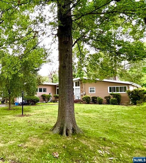 127 Belmont St, Englewood, NJ, 07631-1550 | Card Image