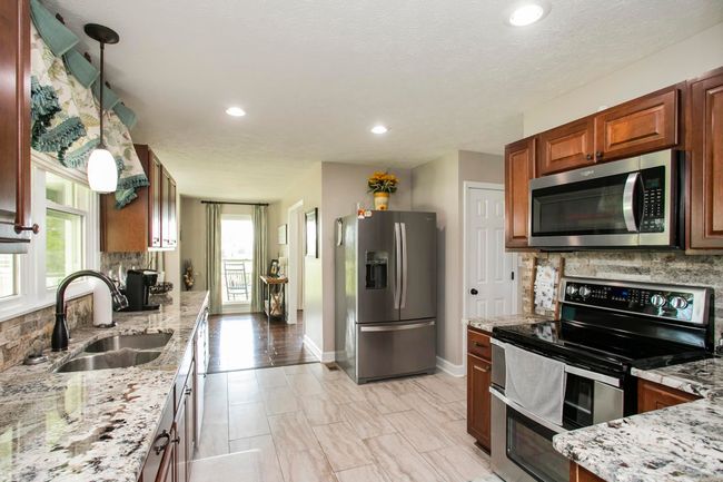1043 Shelton Rd, House other with 4 bedrooms, 4 bathrooms and 2 parking in Charlotte TN | Image 11