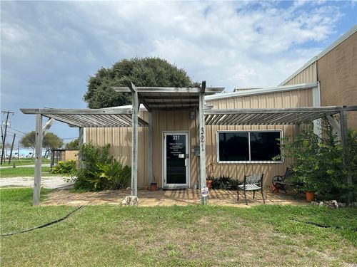 321 5th St, Portland, TX, 78374-1701 | Card Image