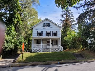 27 Starr Avenue, Home with 5 bedrooms, 3 bathrooms and null parking in Danbury CT | Image 1