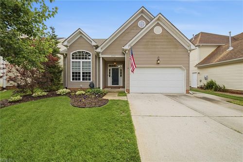 2733 Blake St, Virginia Beach, VA, 23456-8166 | Card Image