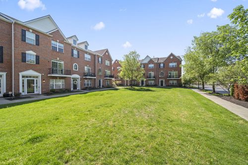 67 Highland Pointe Cir, Columbus, OH, 43235-7472 | Card Image