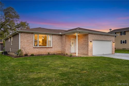 8 Cromwell Dr, Depew, NY, 14043-4413 | Card Image