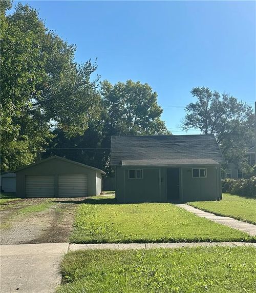 1017 S Locust St, Ottawa, KS, 66067-3333 | Card Image