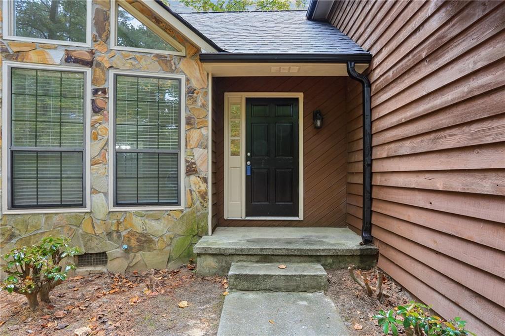 Lake Esther Dr, Fairburn, GA 30213