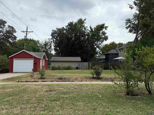 621 W 11th Ave, Emporia, KS, 66801 | Card Image