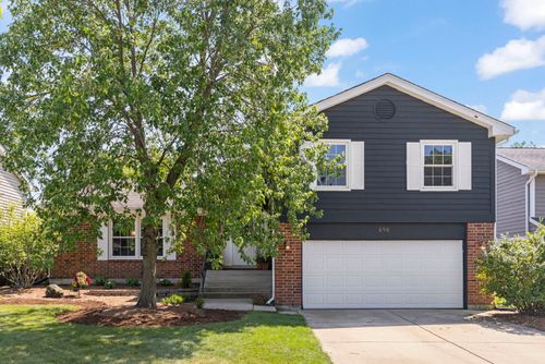 696 Farnham Ln, Wheaton, IL, 60189-7570 | Card Image