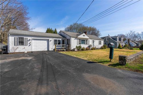 11 Terrace Dr, Bristol, RI, 02809-2805 | Card Image