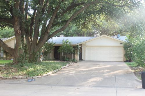 1210 Cozby St S, Benbrook, TX, 76126-3310 | Card Image