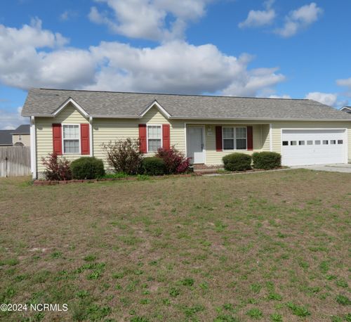128 Wheaton Dr, Richlands, NC, 28574-8192 | Card Image