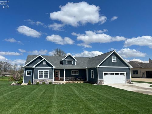 40 Briarcrest Vlg, Norwalk, OH, 44857-8893 | Card Image