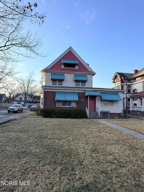 1951 Summit St, Toledo, OH, 43611-3770 | Card Image