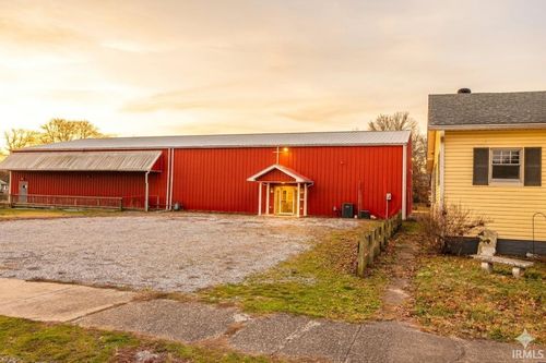 210 Division St, Oakland City, IN, 47660-1702 | Card Image