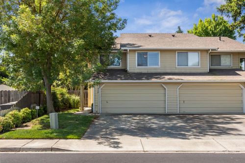340 Gilbert Drive, Ripon, CA, 95366 | Card Image