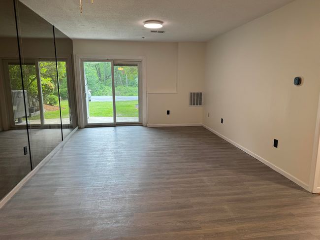 APT-8 - 121 Cluff Crossing Rd, Condo with 2 bedrooms, 1 bathrooms and null parking in Salem NH | Image 6