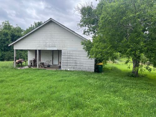 210 E Colorado St, Groesbeck, TX, 76642-1412 | Card Image