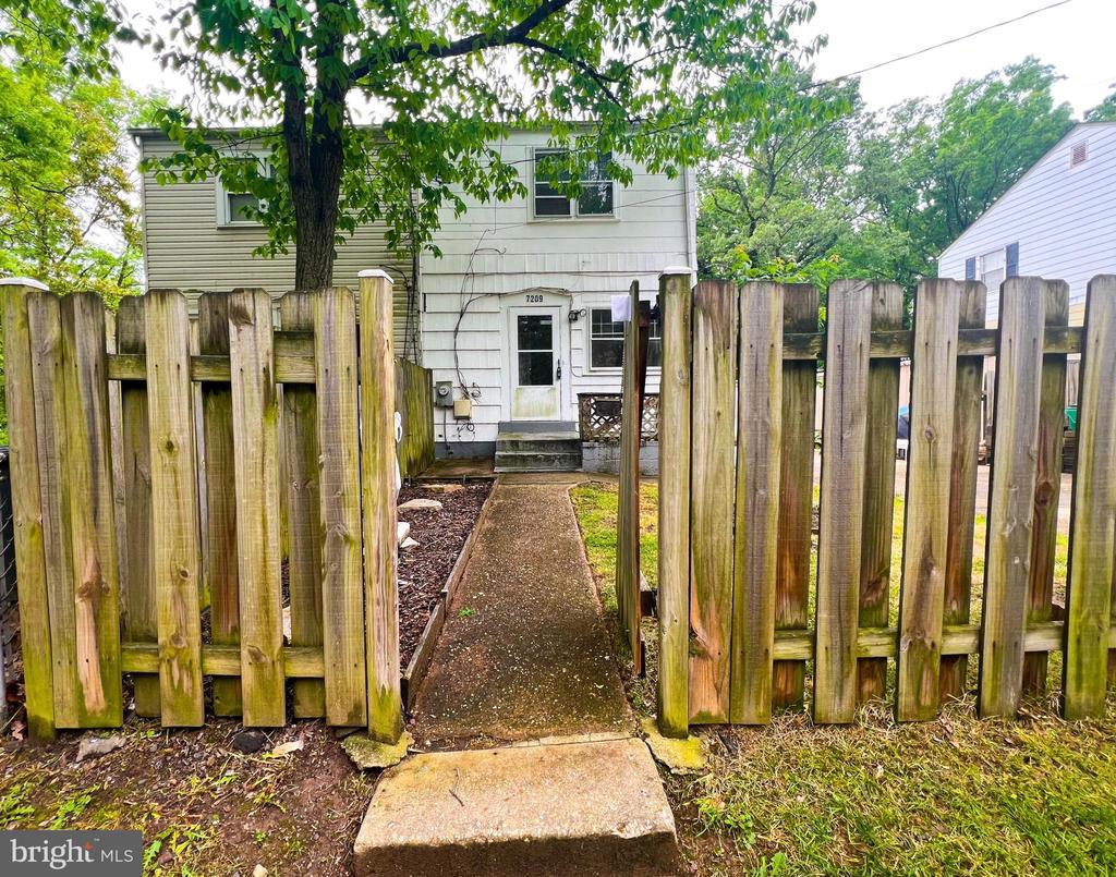Kent Town Dr, Hyattsville, MD 20785