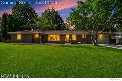 36125 Paddleford Rd, Farmington Hills, MI, 48331-3877 | Card Image