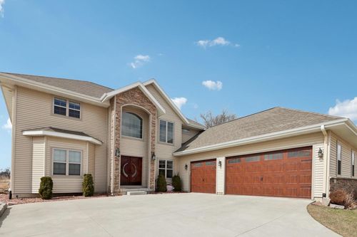 2820 Bluebird Drive, PORTAGE, WI, 53901 | Card Image