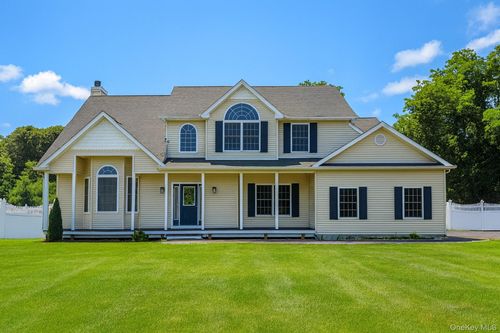 2 Anthony Dr, Rocky Point, NY, 11778-6600 | Card Image