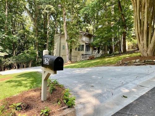 625 Clear Lake Ter, Roswell, GA, 30076-3225 | Card Image