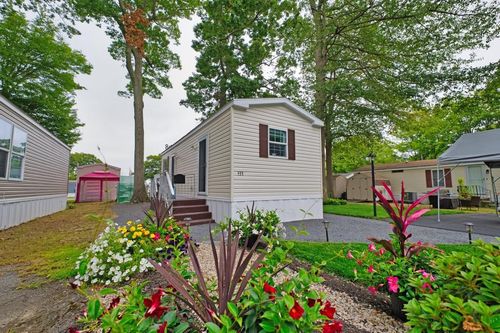 533 Forest Park, Middletown, RI, 02842-4694 | Card Image