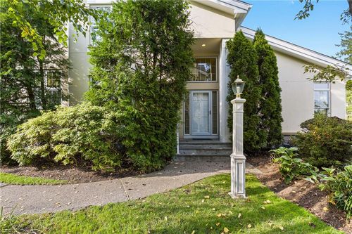 27 Doral Greens Dr W, Rye Brook, NY, 10573-5403 | Card Image