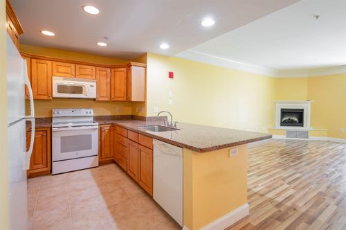 213-5 Sally Sweets Way, Salem, NH, 03079-3375 | Card Image