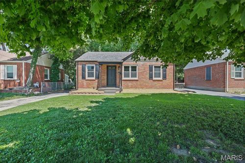 580 S New Florissant Road, Florissant, MO, 63031 | Card Image