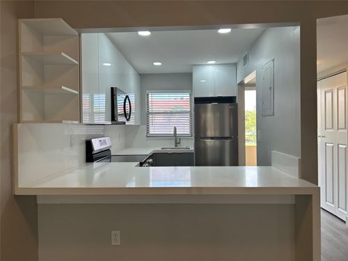 apt-209-8080 N Sunrise Lakes Dr, Sunrise, FL, 33322-1669 | Card Image