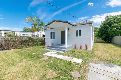2250 Nw 95th Ter, Miami, FL, 33147-2464 | Card Image