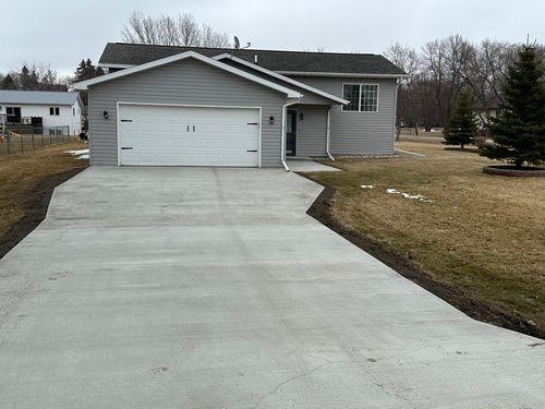 7005 4th St, Lake Park, MN, 56554-4327 | Card Image