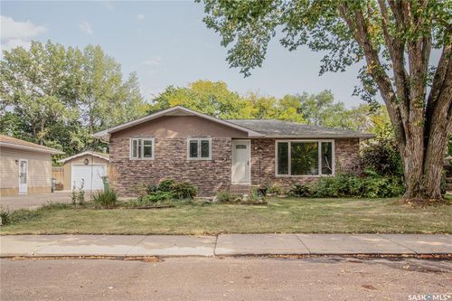 61 Sparling Cres, Saskatoon, SK, S7H3M1 | Card Image