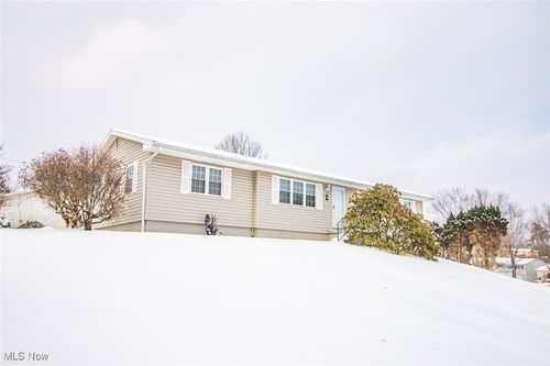 26 Parmetta Cir, Waverly, WV, 26184-3349 | Card Image