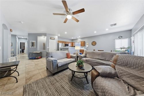 5928 Swan Point Pl, Las Vegas, NV, 89122-3402 | Card Image