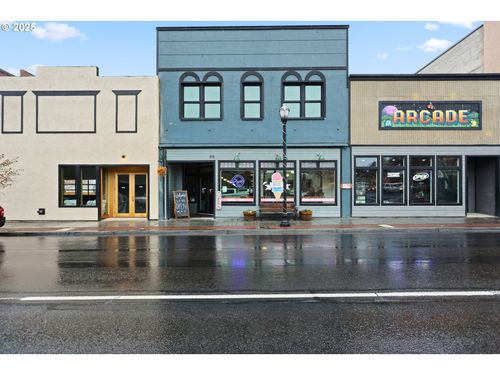 215 E 2nd St, TheDalles, OR, 97058 | Card Image