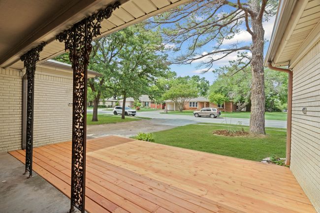 Oversized Front Deck | Image 5
