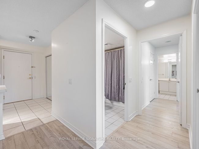 413 - 35 Kingsbridge Garden Cir, Condo with 2 bedrooms, 2 bathrooms and null parking in Mississauga ON | Image 18