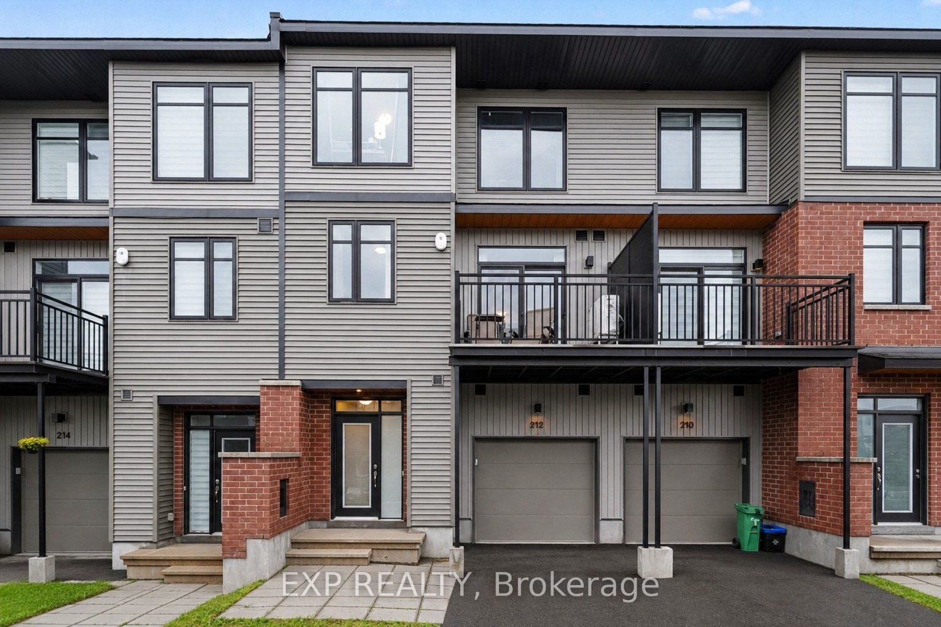 Residential Lease in Blossom Park - Airport and Area