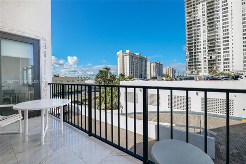 apt-305-2401 S Ocean Dr, Hollywood, FL, 33019-2641 | Card Image