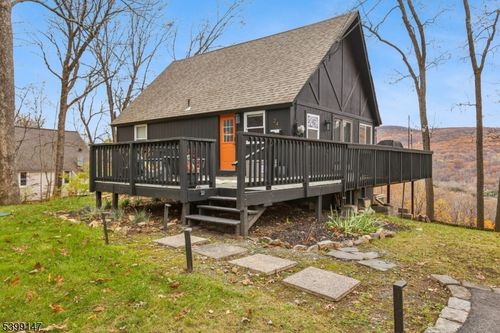 24 Peach Tree Rd, Vernon, NJ, 07462-3464 | Card Image