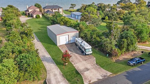 11610 Cedar Gully Rd, Beach City, TX, 77523-8283 | Card Image