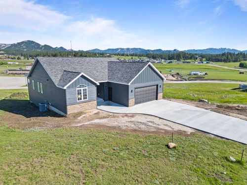 321 Rose Quartz Pl, Custer, SD, 57730-8388 | Card Image