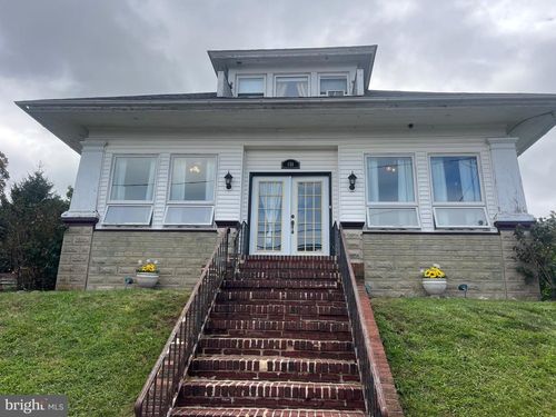 451 Penn St, PENNSBURG, PA, 18073-1105 | Card Image