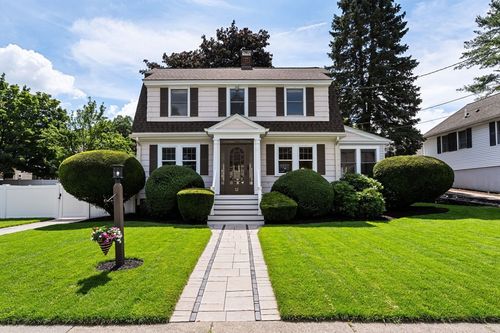 12 Sunset Rd, Stoneham, MA, 02180-1916 | Card Image